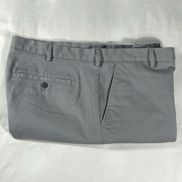 Izod mens grey basic flat front 9" inseam chino shorts - size 40 - Picture 10 of 10